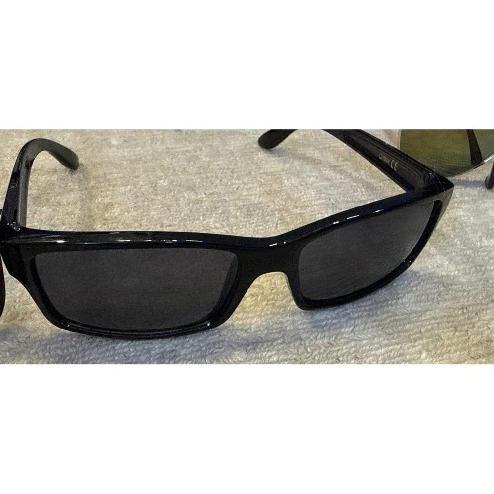 6 pairs sunglasses: Caribbean Sun, Locs, Beverly Hills Polo, Dockers-All 6 pairs